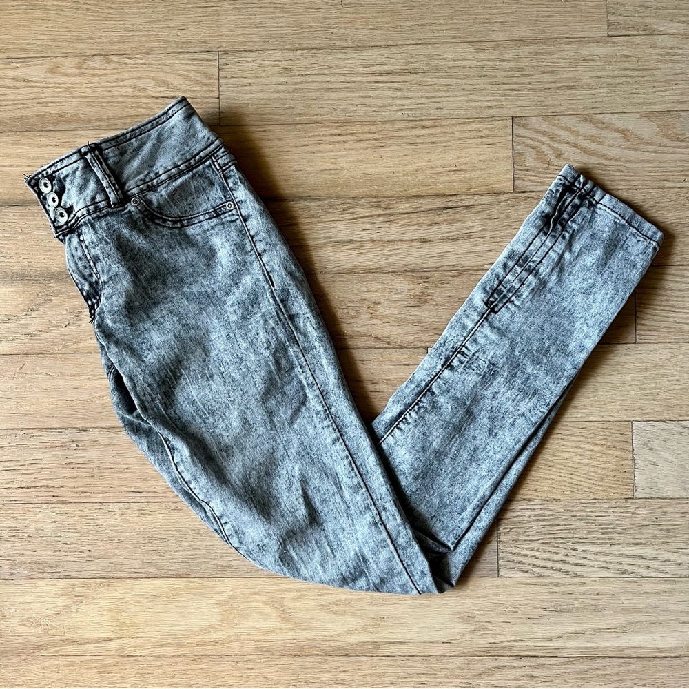 Lovesick Jeans 🖤